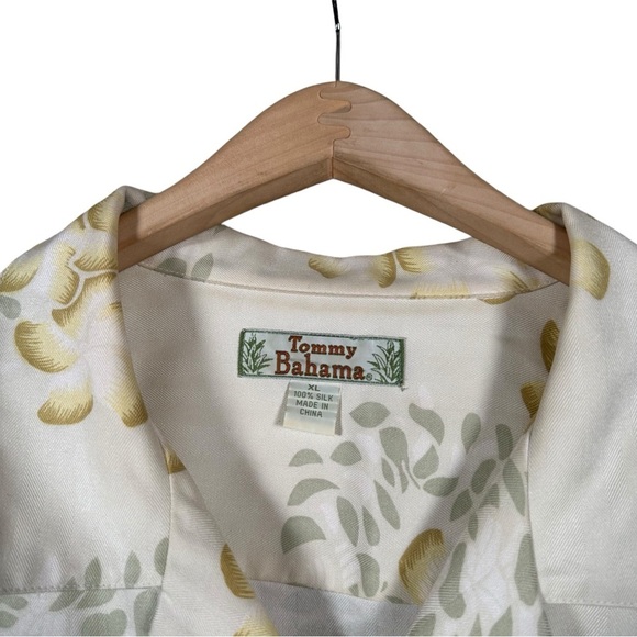 TOMMY BAHAMA Vintage Silk Tropical Hawaiian Button Down Shirt - Picture 5 of 6